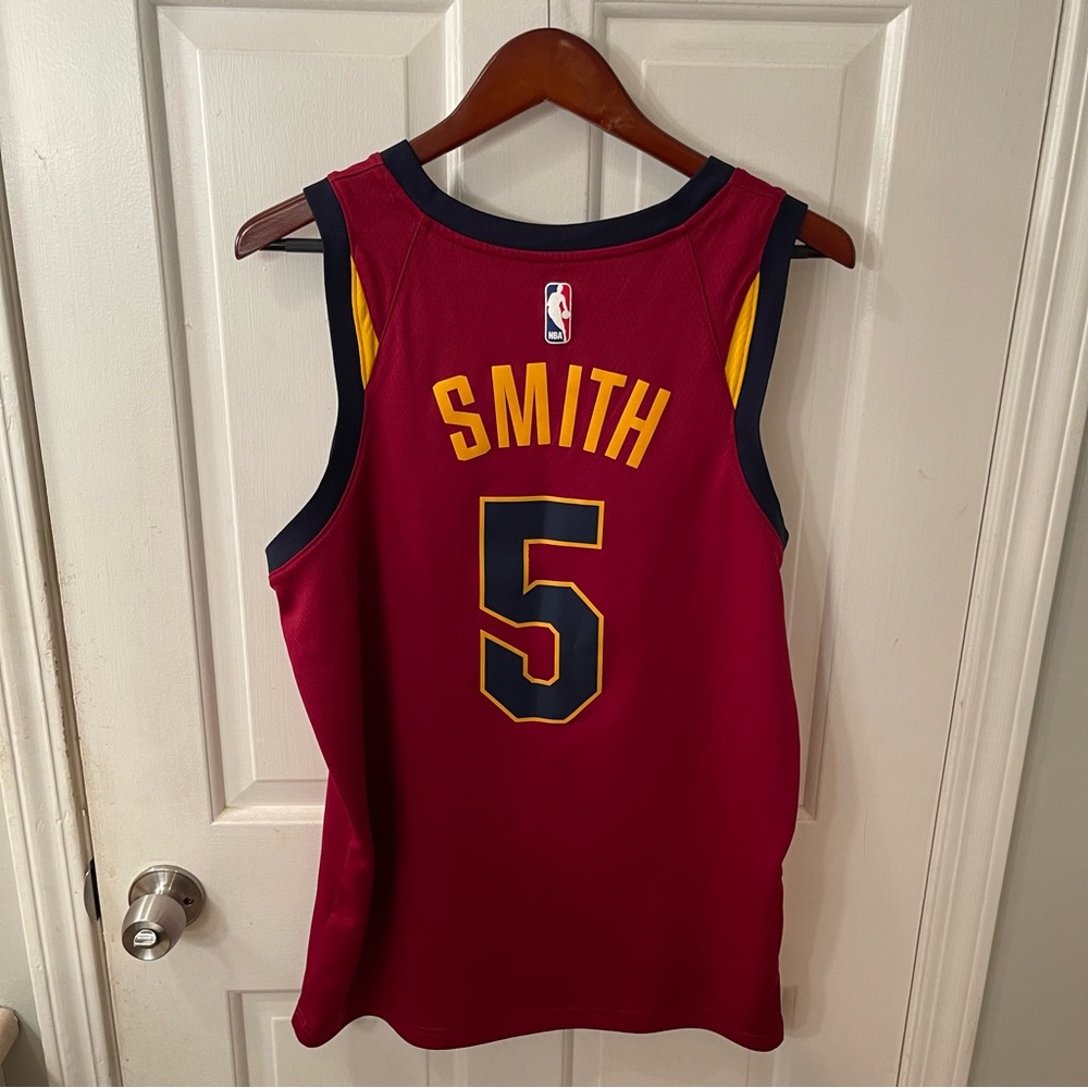 BARELY WORN AUTHENTIC maroon Nike JR Smith Cavs jersey, mens large.
